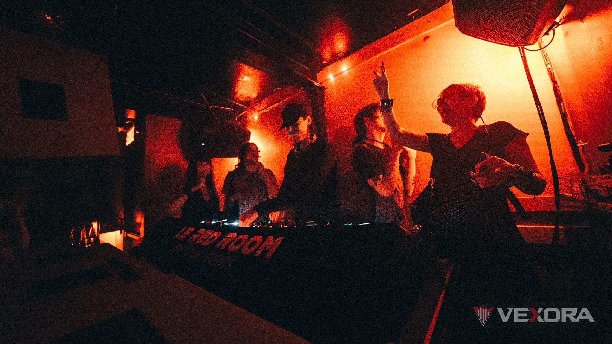 Underground 01 — 10
